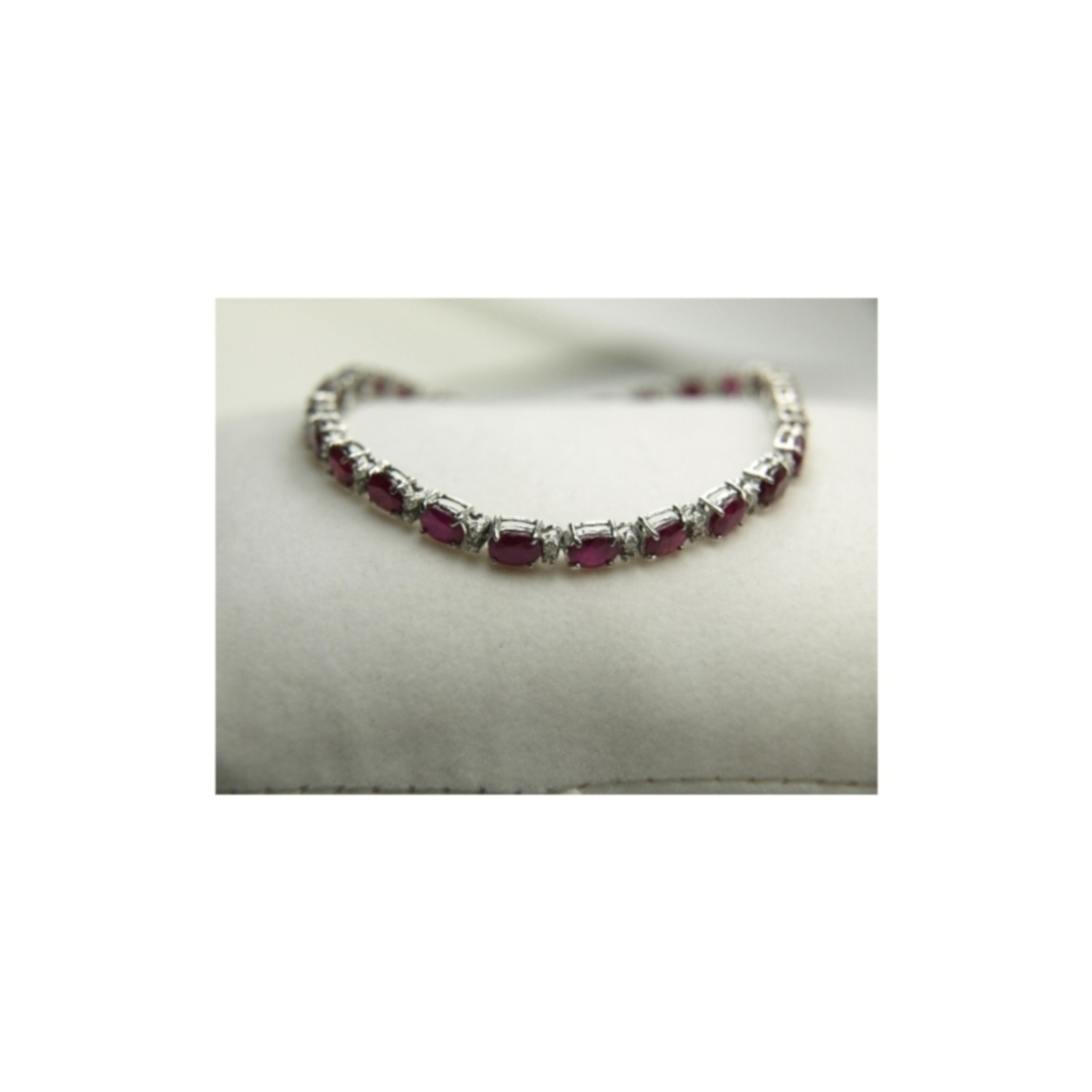 B2061B 14K-18K White Gold & Diamond-Ruby �12.500 14K-18K White Gold & Diamond-Ruby - Image 1